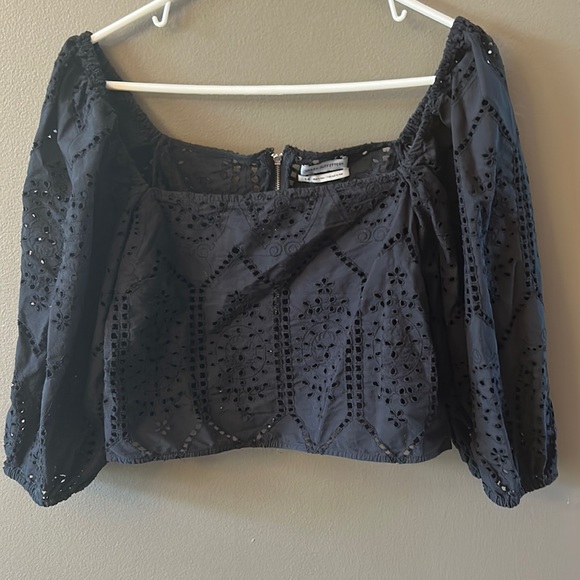 Urban Outfitters Stella Eyelet cropped Puff Sleeve Top size Large - Picture 1 of 6